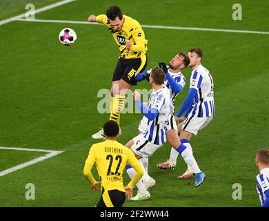 Dortmund, Germania. 13 Marzo 2021. Firo: 13.03.2021, Calcio: Calcio: 1 Bundesliga, stagione 2020/21 BVB, Borussia Dortmund - Hertha BSC Berlin Mats Hummels, header Credit: Edith Gewuppert/GES/pool/viafirosportphoto | usage worldwide/dpa/Alamy Live News Foto Stock