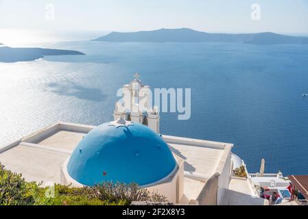 Assunzione della chiesa della Beata Vergine Maria che domina Nea Kameni isola in Grecia Foto Stock