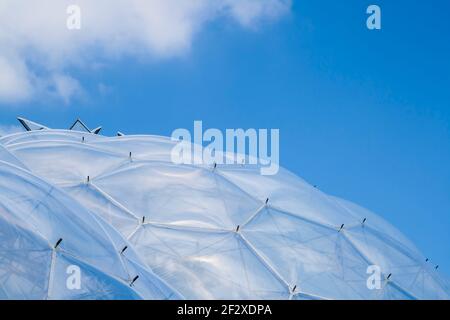 Immagine ravvicinata di una delle cupole delle biomes all'Eden Project in Cornovaglia, Inghilterra Foto Stock