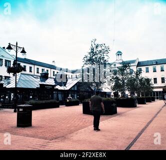 Lisburn City Square NI film di medio formato fotografia di strada Foto Stock