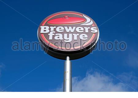 Brewers Fayre, cartello con su licenza per la catena di ristoranti pub Foto Stock