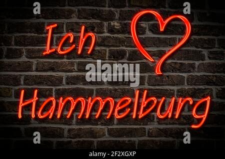 Leuchtreklame, Ich liebe Hammelburg, Bayern, Deutschland, Europa | Pubblicità illuminata, amo Hammelburg, Baviera, Germania, Europa Foto Stock