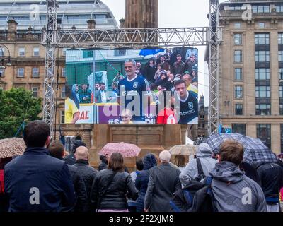 Glasgow, Scozia, Regno Unito. 10 luglio 2016: La Coppa del mondo senza tetto di Glasgow a George Square nel centro di Glasgow. Foto Stock