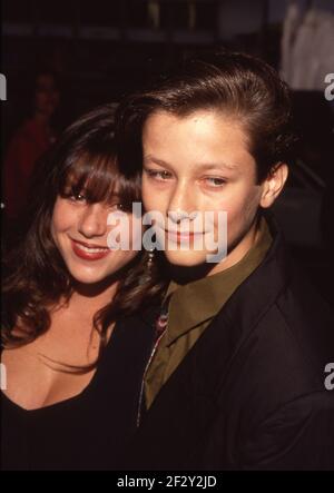 CENTURY CITY, CA - 1 LUGLIO: L'attrice Soleil Moon Frye e l'attore Edward Furlong frequentano il 'Terminator 2: Judgt Day' Century City Premiere il 1 luglio 1991 al Cineplex Odeon Century Plaza Cinemas a Century City, California. Credito: Ralph Dominguez/MediaPunch Foto Stock