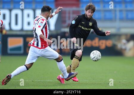 TILBURG, PAESI BASSI - MARZO 13: Vangelis Pavlidis di Willem II e Lasse Schone di SC Heerenveen durante la partita Eredivisie tra Willem II e SC Foto Stock