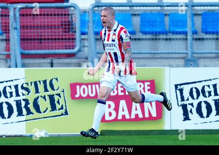 TILBURG, PAESI BASSI - MARZO 13: Sebastian Holmen di Willem II festeggia dopo aver segnato il suo primo gol ai lati durante la partita Eredivisie tra Wille Foto Stock