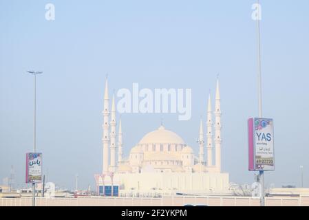 Vista sulla Moschea del Grand Sheikh Zayed Foto Stock