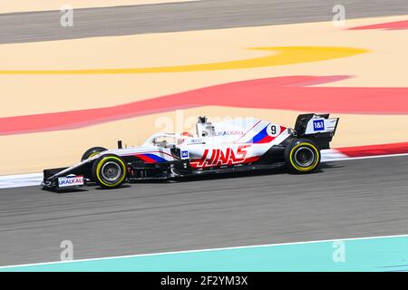 BAHRAIN INTERNATIONAL CIRCUIT, BAHRAIN - MARZO 13: Nikita Mazepin, Haas VF-21 durante i test di marzo Bahrain al Bahrain International Circuit Sabato 13 Marzo 2021 a Sakhir, Bahrain. Foto di Sam Bloxham / LAT Images / via Kolvenbach EDITORIALE ONLY! Foto Stock