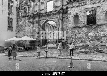 Rovine della chiesa di Santo Domingo a casco Viejo, il quartiere storico di Panama City, Panama Foto Stock