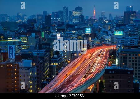 Vista aerea lunga esposizione autostrada di Tokyo, Giappone Foto Stock