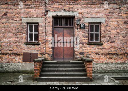 Campo di concentramento di Auschwitz Polonia blocco 10 prigioniero edificio fotografico utilizzato Per scattare fotografie di prigionieri ebrei dieci durante la guerra mondiale Due Foto Stock