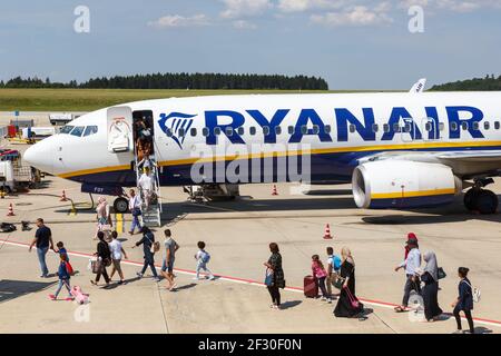 Lautzenhausen, Germania - 27 luglio 2018: Ryanair Boeing B737-800 aereo all'aeroporto Hahn di Francoforte (HHN) in Germania. Foto Stock