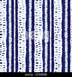 Vetector blu shibori righe grunge verticali monocromatiche motivo senza cuciture. Adatto per tessuti, confezioni regalo e carta da parati. Illustrazione Vettoriale