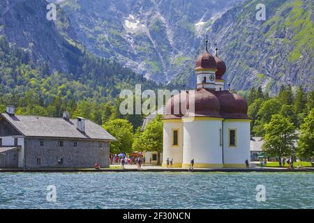 Impressioni bavaresi a Koenigssee, Germania. Con la famosa chiesa di pellegrinaggio di San Bartolomeo Foto Stock