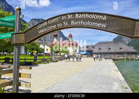 Impressioni bavaresi a Koenigssee, Germania. Con la famosa chiesa di pellegrinaggio di San Bartolomeo Foto Stock