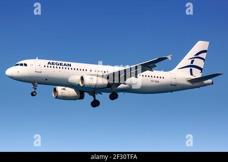 Heraklion, Grecia - 14 settembre 2018: Un aereo A320 Airbus A320 della Aegean Airlines all'aeroporto di Heraklion (HER) in Grecia. Foto Stock