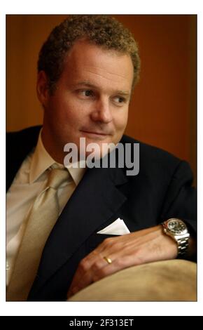 Lord Rothermere nel suo ufficio presso Allied giornali a Kensington.pic David Sandison 22/9/2004 Foto Stock