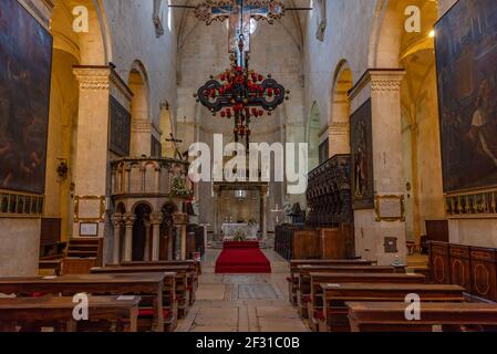 Trogir, Croazia, 23 luglio 2020: Interno della cattedrale di San Lorenzo a Trogir, Croazia Foto Stock