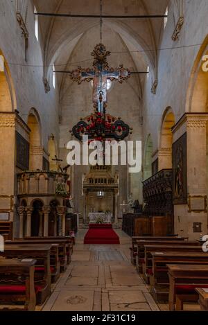 Trogir, Croazia, 23 luglio 2020: Interno della cattedrale di San Lorenzo a Trogir, Croazia Foto Stock