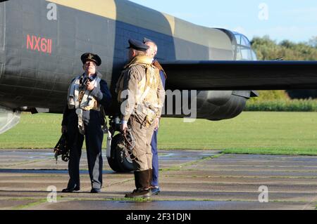 Re-enactor con 'Just Jane' al Lincolnshire Aviation Heritage Center. Foto Stock