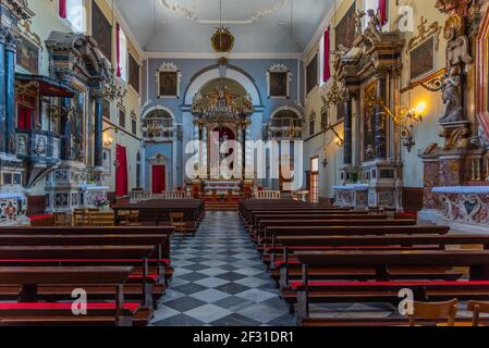 Dubrovnik, Croazia, 25 luglio 2020: Interno della chiesa francescana e monastero a Dubrovnik, Croazia Foto Stock