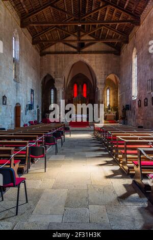 Pula, Croazia, 31 luglio 2020: Interno della chiesa francescana e monastero a Pola, Croazia Foto Stock