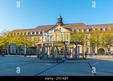 Karlsruhe, Germania, 15 settembre 2020: La gente cammina su una Stephanplatz durante una giornata estiva a Karlsruhe, Germania Foto Stock