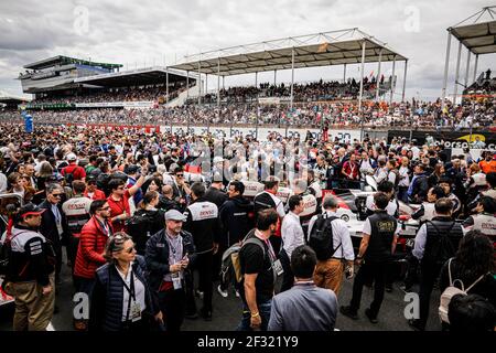 Tifosi sostenitori spettatori pubblici durante la gara 24 le Mans 2019 ore, dal 15 al 16 giugno sul circuito di le Mans, Francia - Foto Francois Flamand / DPPI Foto Stock