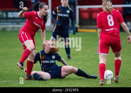 Briton Ferry Llansawel contro Cardiff si è riunito a Old Road nella Premier Women's League il 14 marzo 2021. Credito: Lewis Mitchell/YCPD Foto Stock