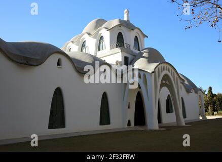 Masia Freixa ( 1907 ). Edificio modernista ispirato a Gaudí. Lluis Moncunill architetto. Parc de Sant Jordi, Terrassa, Catalogna. Spagna. Foto Stock