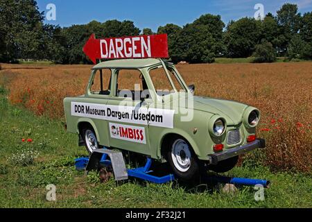 Trabi come guida al Museo DDR Dargen, Usedom Island, Meclemburgo-Pomerania Occidentale, Germania Foto Stock