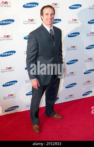 **FILE FOTO** Drew Brees annuncia il pensionamento dopo 20 anni nella NFL. Drew Brees al Samsung Hope for Children 11° gala annuale al Museum of Natural History di New York City. 4 giugno 2012. Credito: Diego Corredor/MediaPunch Foto Stock