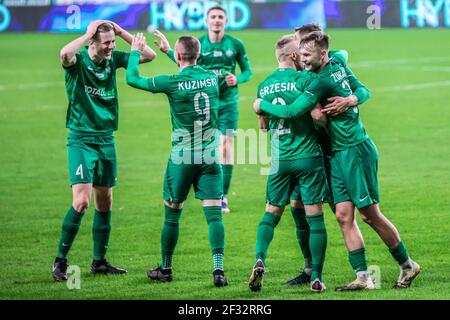 Varsavia, Polonia. 13 Marzo 2021. Robert Ivanow, Mateusz Kuzimski, Jan Grzesik e Maciej Zurawski di Warta celebrano un gol durante la partita polacca PKO Ekstraklasa League tra Legia Warszawa e Warta Poznan al Marshal Jozef Pilsudski Legia Municipal Stadium.(Punteggio finale; Legia Warszawa 3:2 Warszawa Images/SOZANA/SOPA) (foto di Varsavia): SONPA/SOMANSA) Sipa USA/Alamy Live News Foto Stock