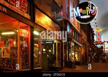 Geografia / viaggio, USA, Tennesse, Memphis, pub di musica in Beale Street, Memphis, Additional-Rights-Clearance-Info-Not-Available Foto Stock