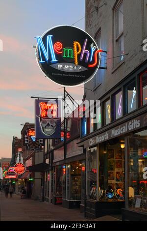 Geografia / viaggio, USA, Tennesse, Memphis, pub di musica in Beale Street, Memphis, Additional-Rights-Clearance-Info-Not-Available Foto Stock