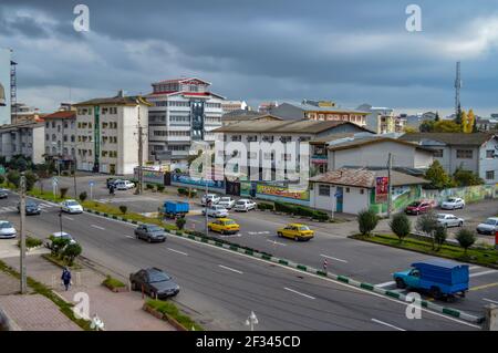 Rasht, Iran - 16 novembre 2015: Un giorno nuvoloso nella città di Rasht, provincia di Gilan in Iran Foto Stock