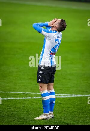 Piotr Zielinski del SSC Napoli reagisce durante il campionato italiano Serie A Football Match tra AC Milano e SSC Napoli il 14 marzo 2021 allo stadio San Siro di Milano - Foto Fabrizio Carabelli / Fabrizio Carabelli Images / DPPI Foto Stock