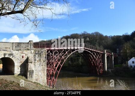 Giornata di sole a Ironbridge, Shropshire, Regno Unito Foto Stock