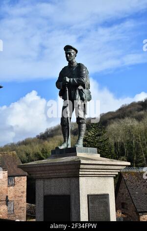 Giornata di sole a Ironbridge, Shropshire, Regno Unito Foto Stock