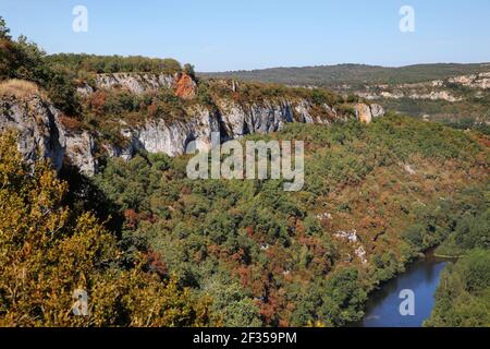 Saujac (Francia meridionale): Panoramica della Valle del Lot dal sito noto come le Saut de la Mounine" Foto Stock