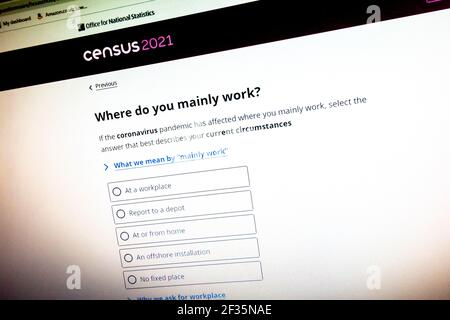 Schermo del computer che mostra le domande sul lavoro del censimento del Regno Unito 2021 organizzato dall'Ufficio per le statistiche nazionali. Foto Stock
