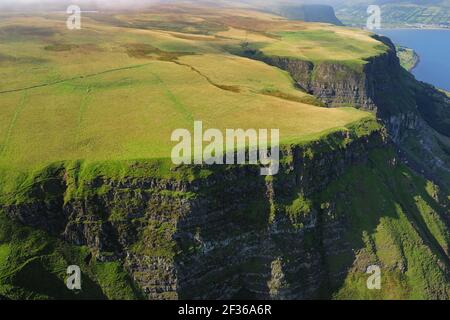 Garron Plateau, Galboly Antrim strada costiera a nord di Carnlough, Contea di Antrim GPS: Latitudine: N 55°3.339' (55°3'20.3') GPS: Longitudine: W 5°59.190' (5°59 Foto Stock