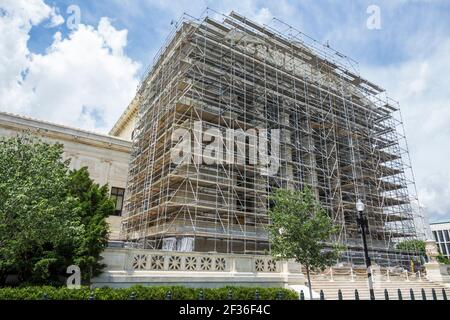 Washington DC, edificio della Corte Suprema entrata est, ristrutturazione ponteggi costruzione, Foto Stock