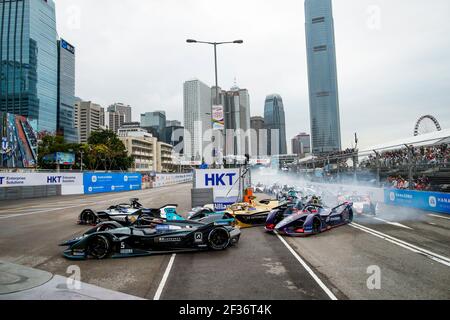 Inizio della gara: 22 ROWLAND Oliver (gbr), Nissan IM01 team Nissan e-dams, 05 VANDOORNE Stoffel (bel), Venturi VFE05 team HWA Racelab, 02 BIRD Sam (gbr), Audi e-tron FE05 team Envision Virgin Racing, azione durante il campionato Formula e 2019, dal 8 al 10 marzo, da Hong Kong, 2019 - Foto Florent Gooden / DPPI Foto Stock