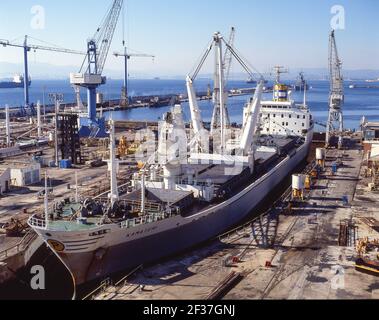"Kamateri" nave da carico generale in secca, Malta Dockyard, Grand Harbour, Valletta, Malta Foto Stock