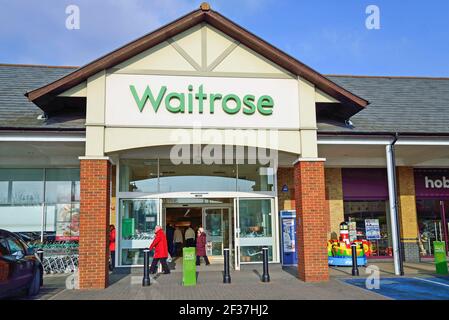 Waitrose supermercato in Two Rivers Shopping Centre (chiuso), Staines-upon-Thames, Surrey, Inghilterra, Regno Unito Foto Stock