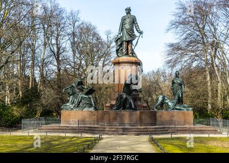 Statua di Bismarck e monumento commemorativo a Berlino, Germania Foto Stock