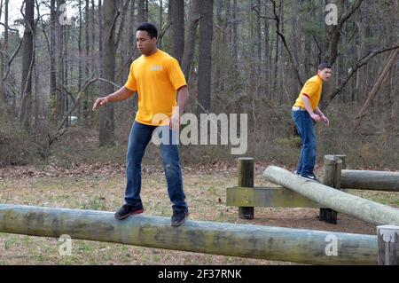 Princess Anne High School NJROTC Cadets prendere IL SIGILLO 'o' Corso 150325 Foto Stock