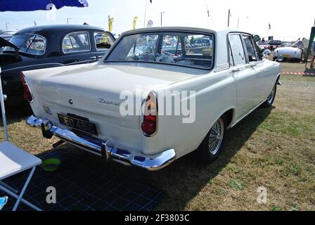 Un 1965 Ford Zephyr parcheggiato sul display in English Riviera Classic Car Show, Paignton, Devon, Inghilterra, Regno Unito. Foto Stock