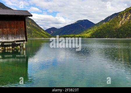 Il bellissimo lago con cappello da pescatore in Austria Foto Stock